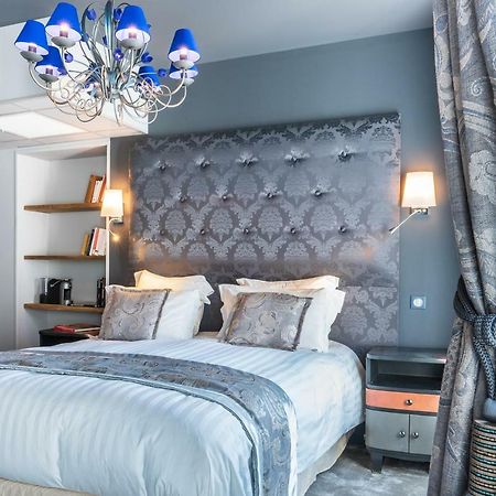 Brit Hotel Privilege Lisieux - La Villa Des Arts ภายนอก รูปภาพ