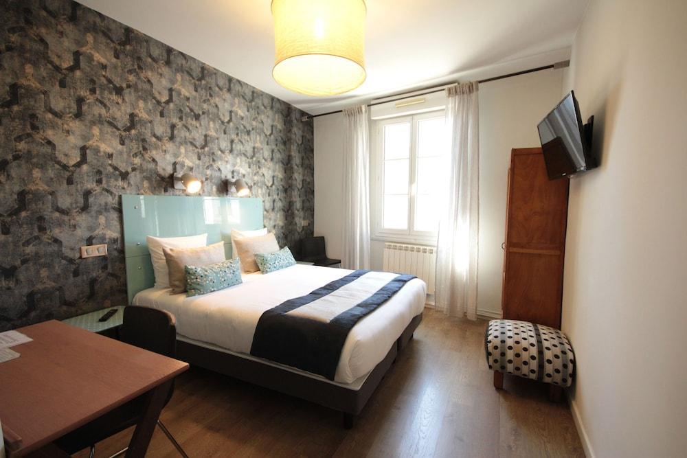 Brit Hotel Privilege Lisieux - La Villa Des Arts ภายนอก รูปภาพ