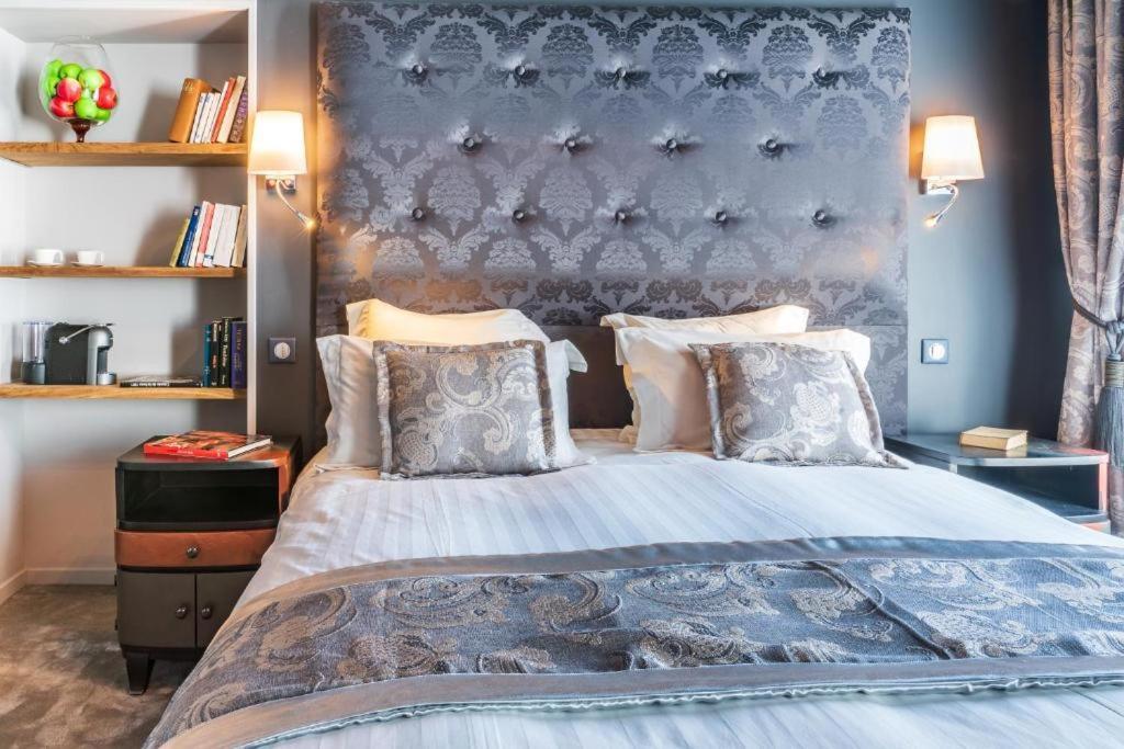 Brit Hotel Privilege Lisieux - La Villa Des Arts ภายนอก รูปภาพ