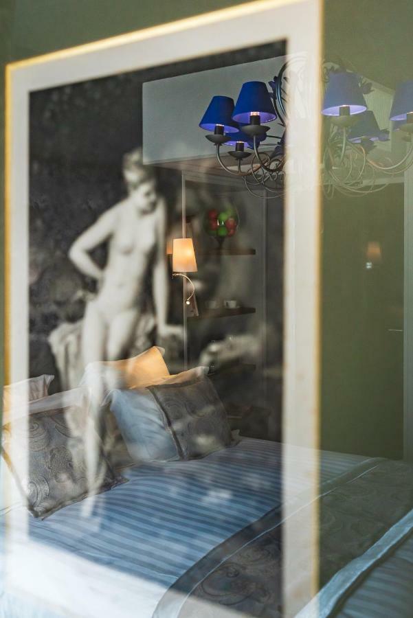 Brit Hotel Privilege Lisieux - La Villa Des Arts ภายนอก รูปภาพ