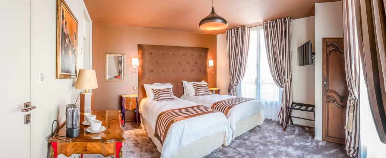 Brit Hotel Privilege Lisieux - La Villa Des Arts ภายนอก รูปภาพ