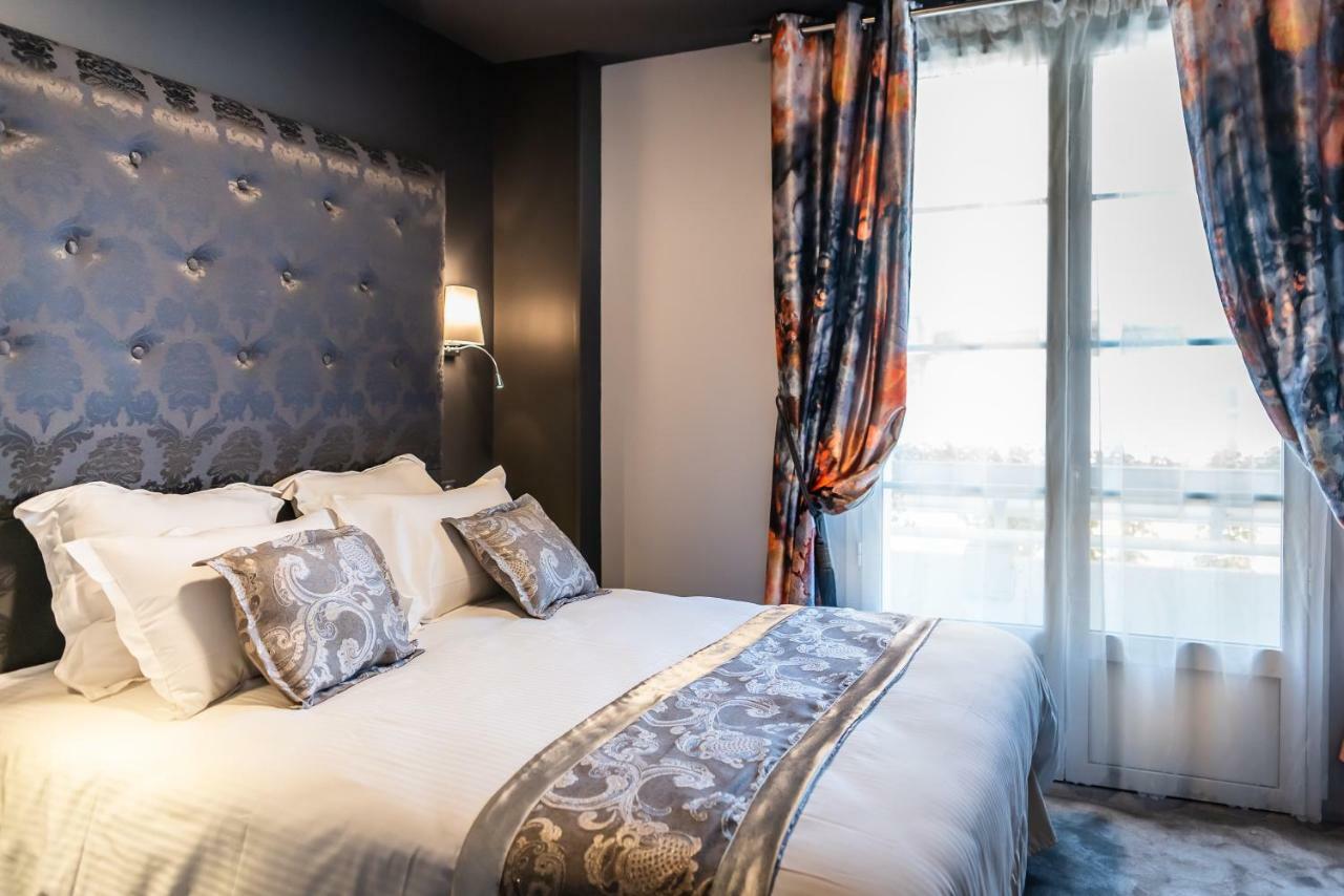 Brit Hotel Privilege Lisieux - La Villa Des Arts ภายนอก รูปภาพ